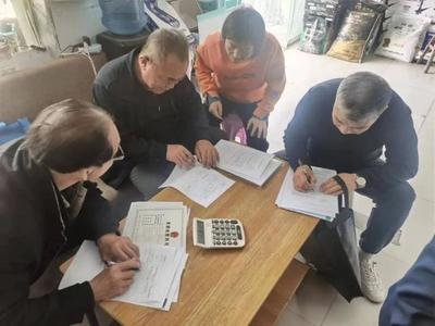 鹽湖區(qū)行政審批服務管理局 服務下沉暖人心，主動上門續(xù)證件